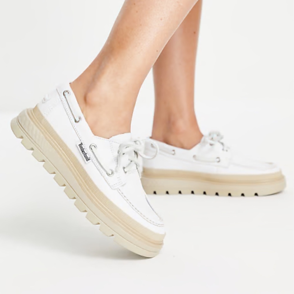 TIMBERLAND CHUNKY WHITE PLATFORM LEATHER BOAT SHOES